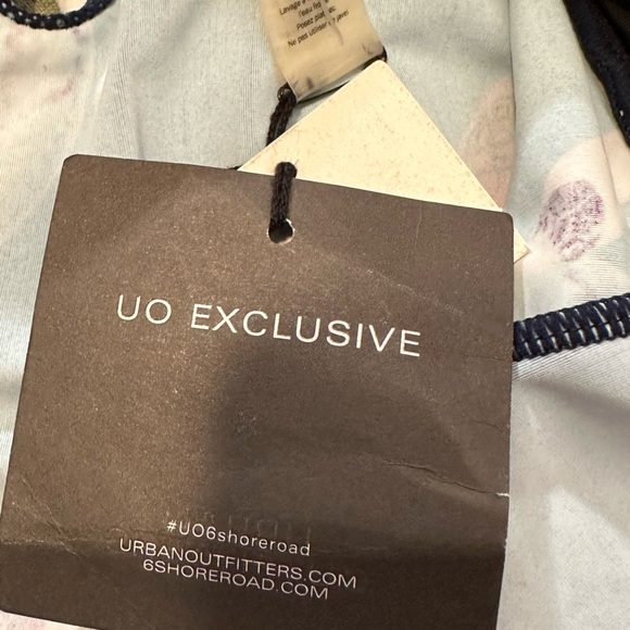 Urban Outfitters Shore Road swimsuit size medium plunging neck snakes halter top - Picture 5 of 11